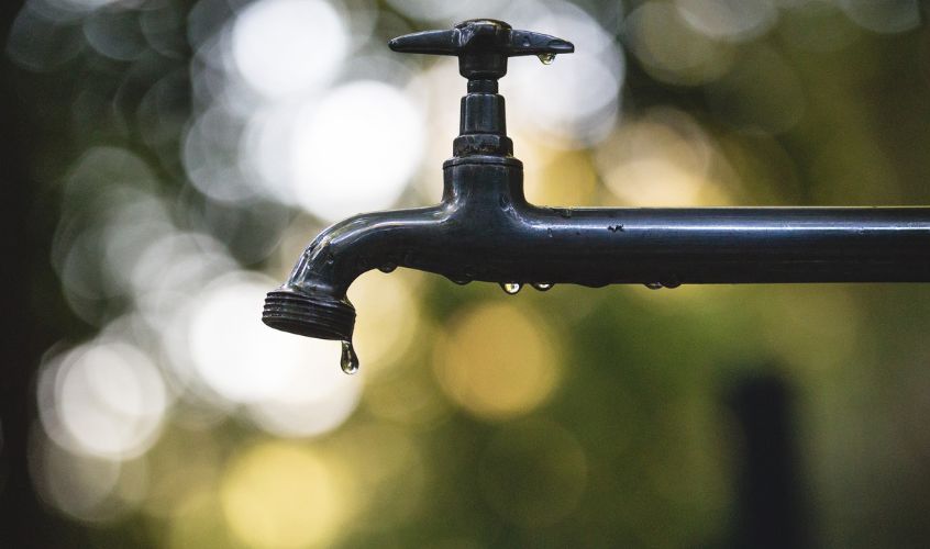 Llave de agua y bombas de agua industrial