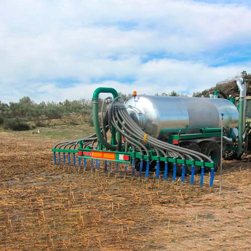 Bombas de purines en el campo de Electromecánica Oncina